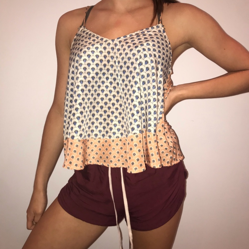 Patterned tank